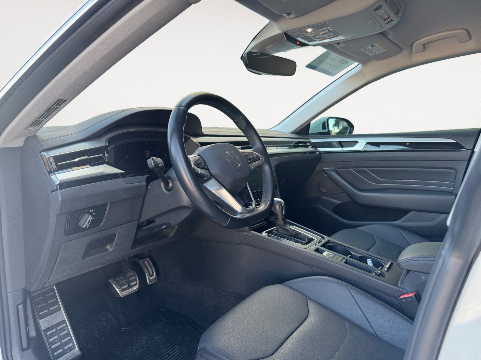 Used 2021 Volkswagen Arteon SE image 9