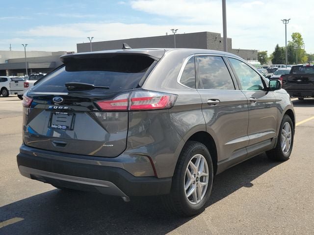 Used 2024 Ford Edge SEL w/ Convenience Package AWD/4WD image 4