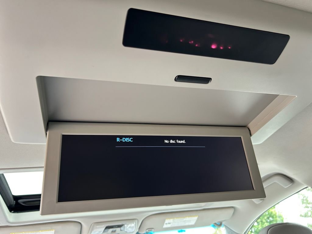 Used 2017 Toyota Sienna XLE Premium image 36
