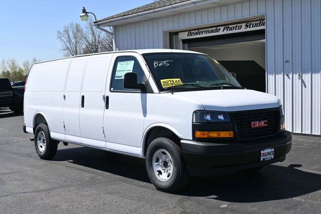 New 2026 GMC Savana 3500 Extended w/ Driver Convenience Package RWD video 2