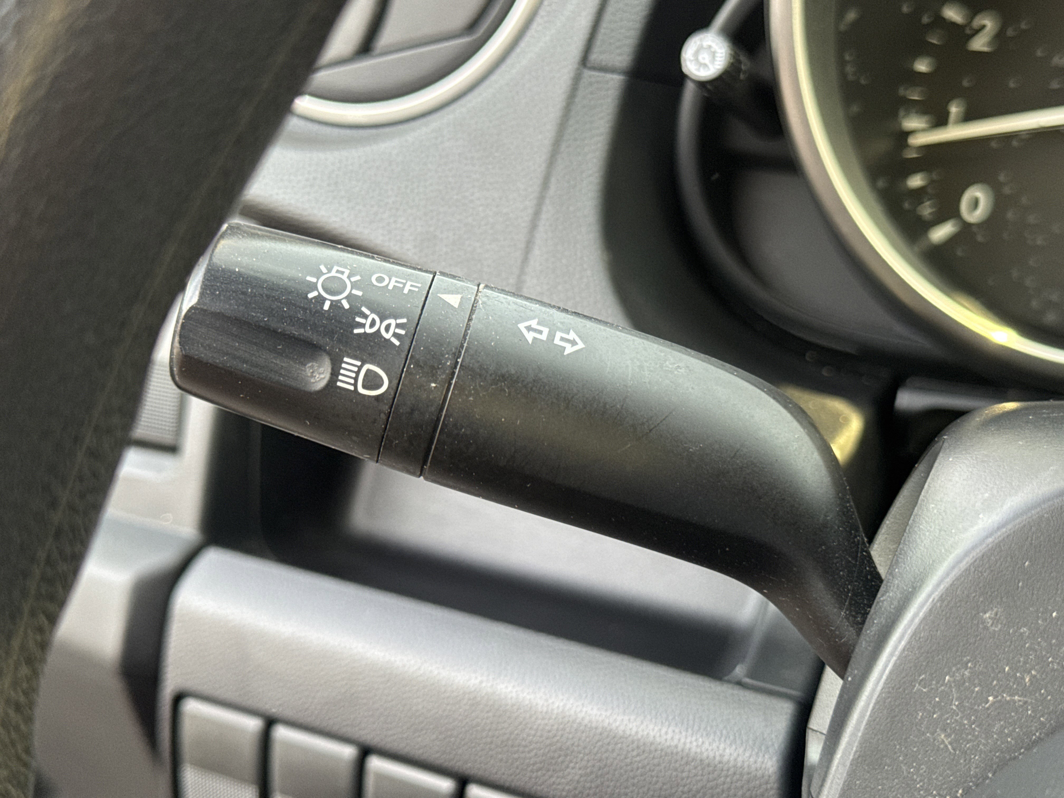 Used 2015 MAZDA MAZDA5 Sport image 16