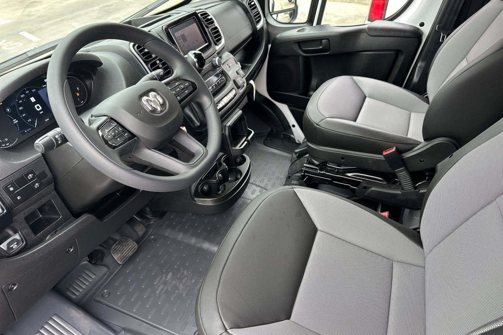 New 2026 RAM ProMaster 2500 w/ Quick Order Package 22G SLT image 11