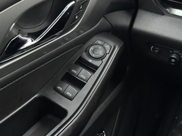Used 2023 Chevrolet Traverse LT w/ Midnight/Sport Edition AWD/4WD image 30