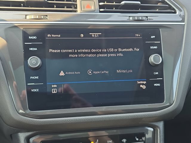 Used 2022 Volkswagen Tiguan SE w/ Panoramic Sunroof Package AWD/4WD image 25