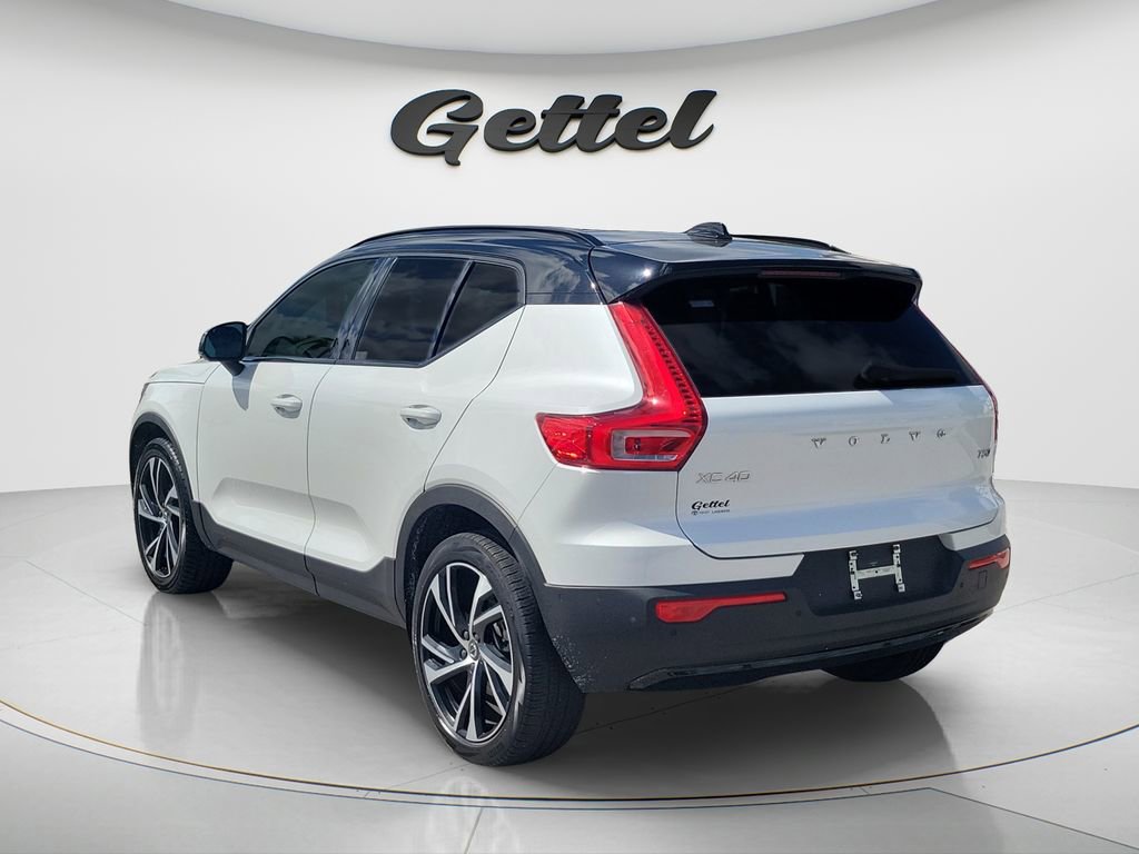 Used 2021 Volvo XC40 T5 R-Design w/ Advanced Package image 7