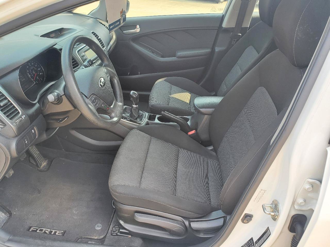 Used 2017 Kia Forte LX FWD image 14