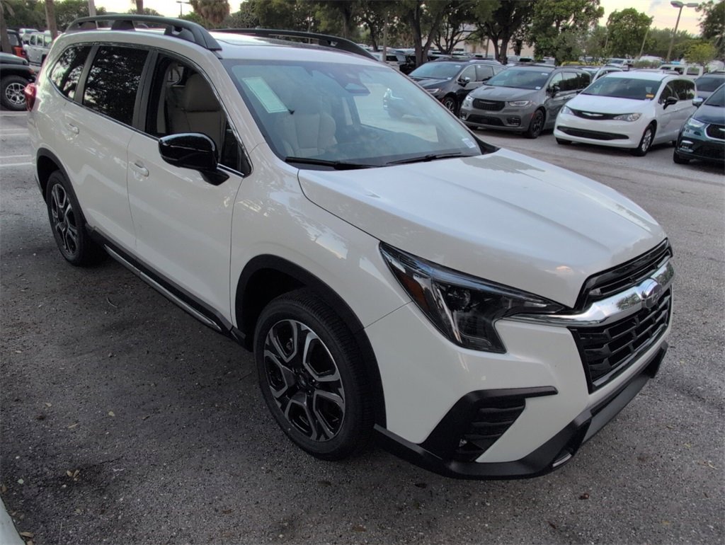 New 2025 Subaru Ascent Limited image 2