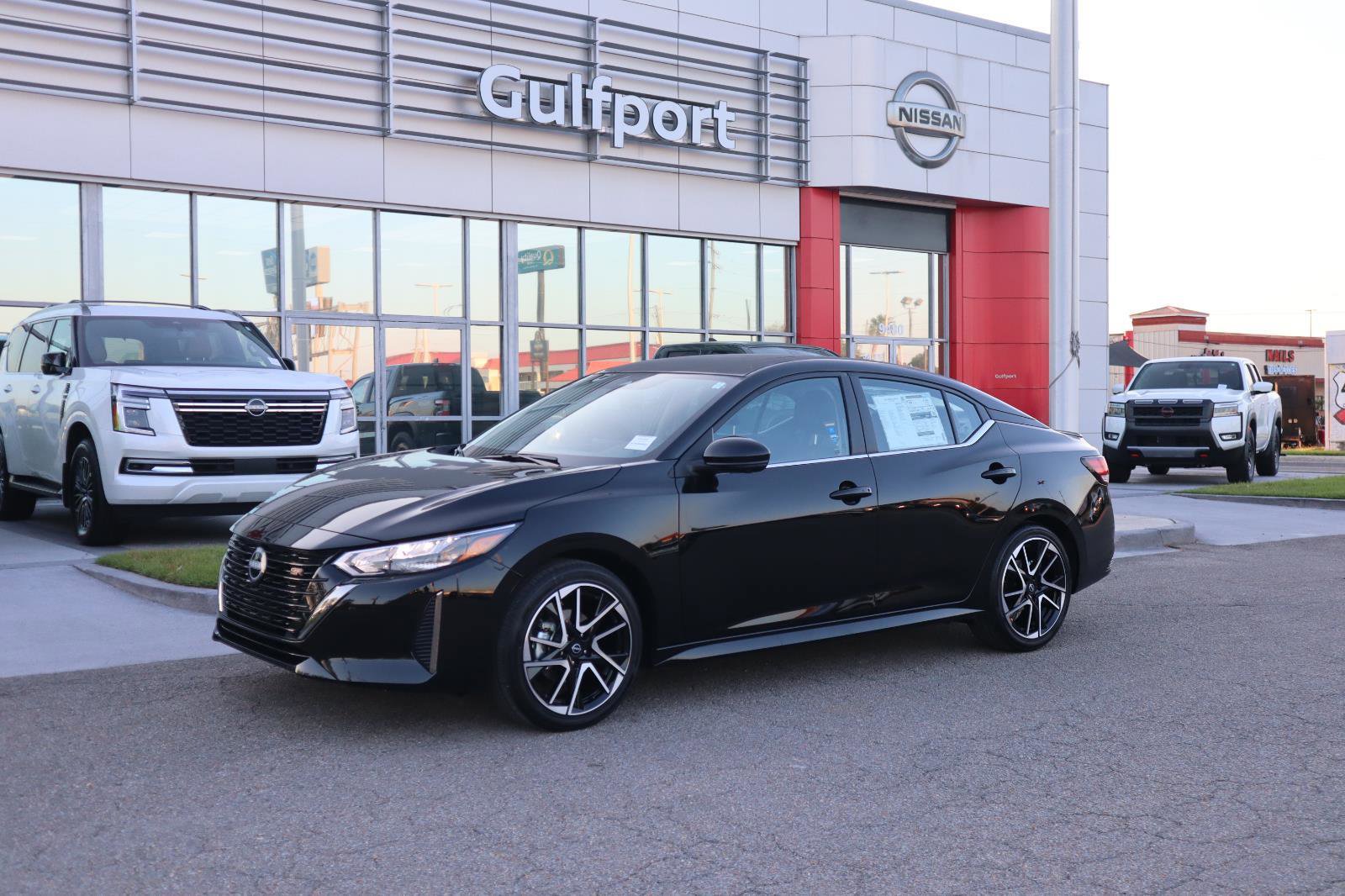 Used 2025 Nissan Sentra SR w/ SR Premium Package image 2