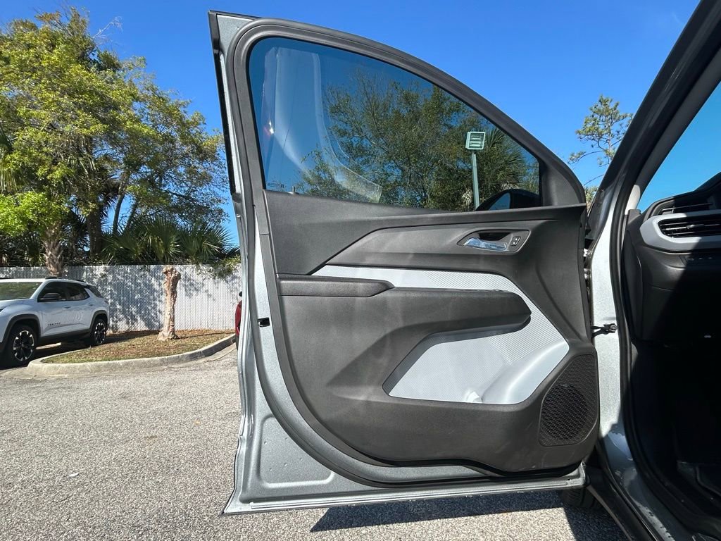 New 2027 Chevrolet Bolt LT w/ Comfort Package image 28