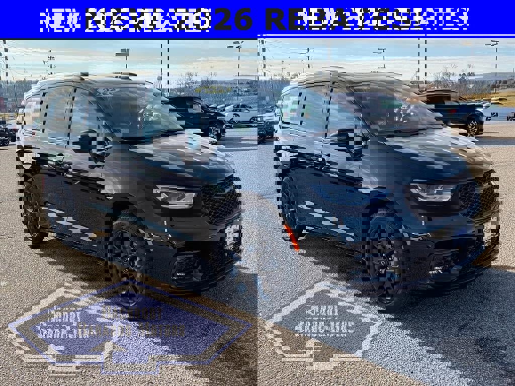 New 2026 Chrysler Pacifica Select w/ S Appearance Package