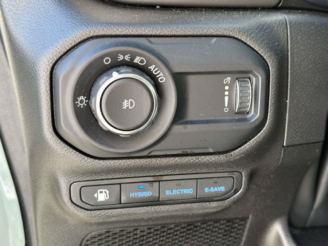 Used 2023 Jeep Wrangler Unlimited w/ Cold Weather Group AWD/4WD image 16