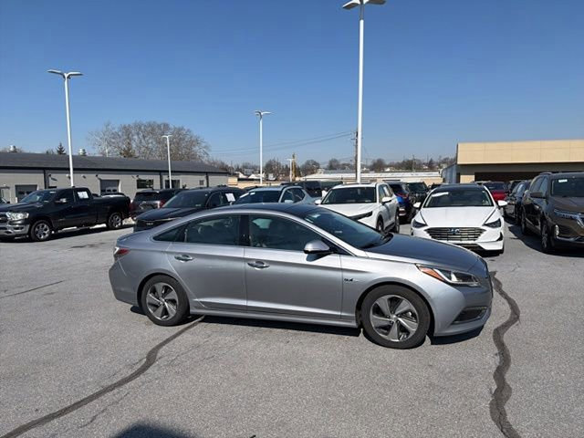 Used 2016 Hyundai Sonata Limited w/ Option Group 02 image 12