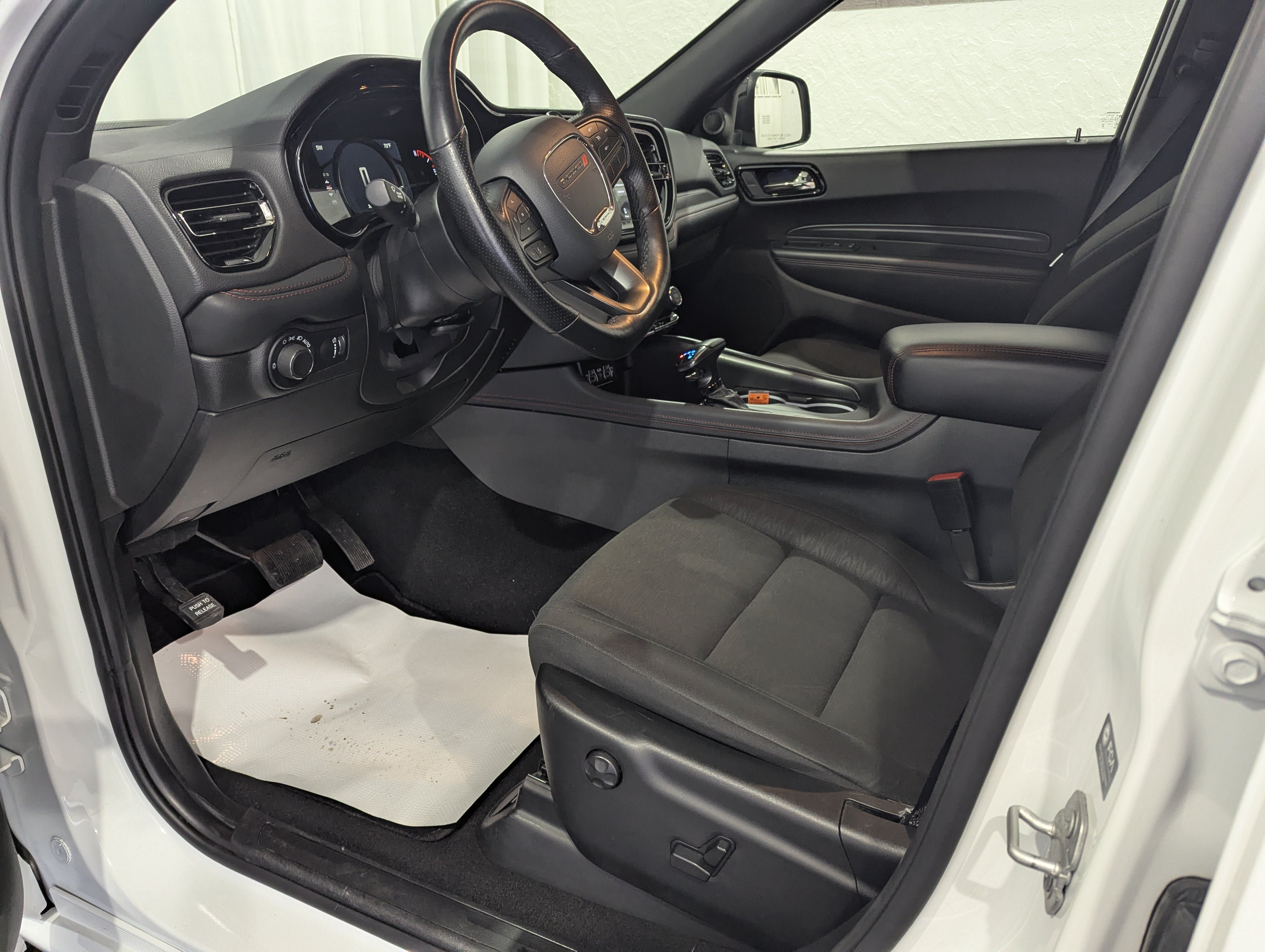 Used 2025 Dodge Durango GT AWD/4WD image 17
