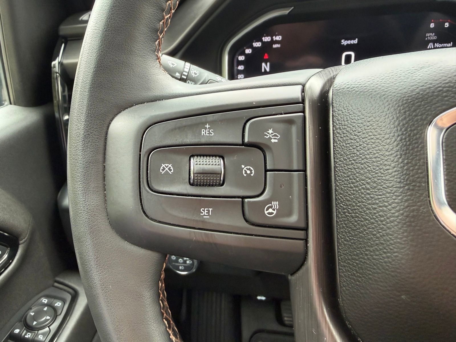 Used 2024 GMC Sierra 2500 AT4 w/ AT4 Premium Plus Package image 14
