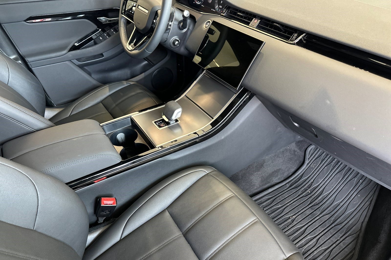 Used 2026 Land Rover Range Rover Evoque S image 31