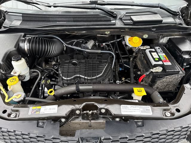 Used 2016 Dodge Grand Caravan SXT FWD image 28