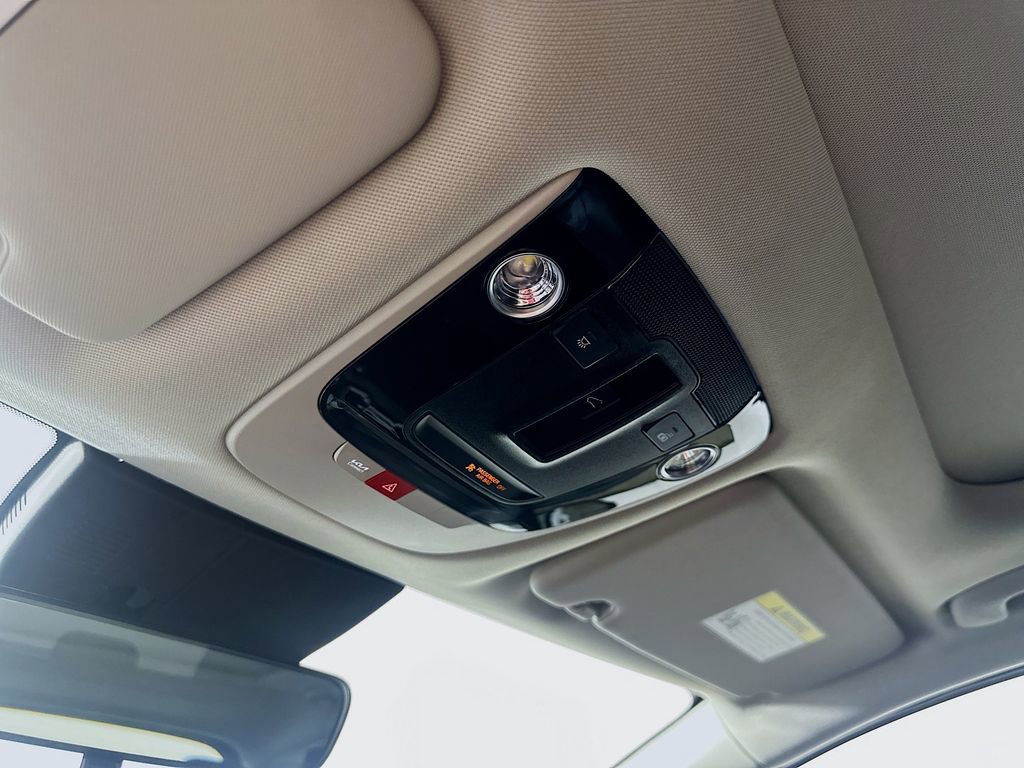 Used 2025 Kia Sportage EX w/ Premium Package image 33