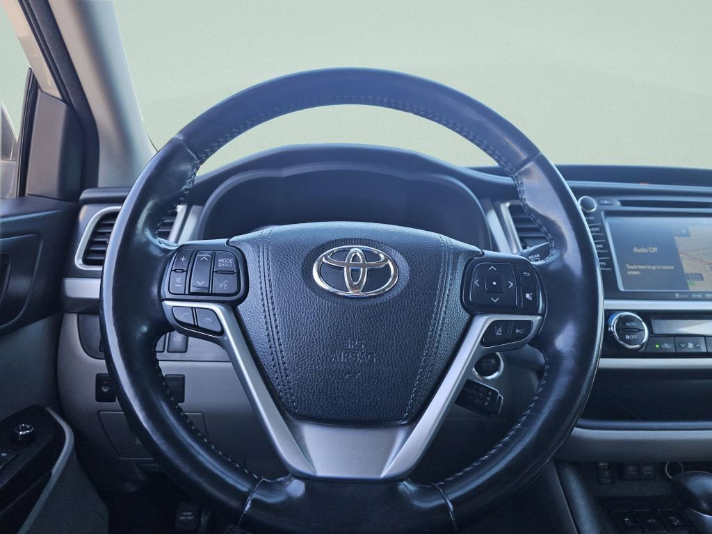Used 2018 Toyota Highlander XLE AWD/4WD image 31