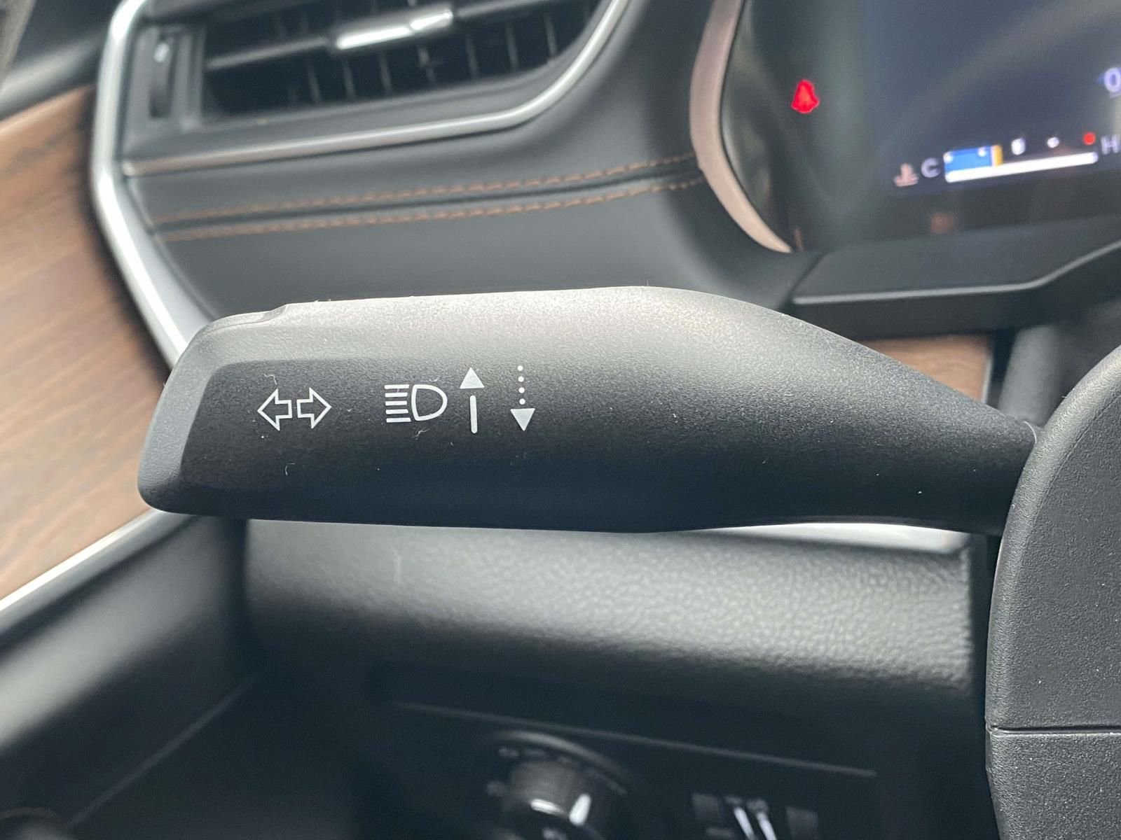 Used 2023 Jeep Grand Cherokee L Summit w/ High Altitude Package image 24