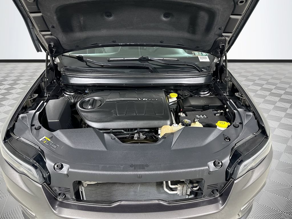 Used 2019 Jeep Cherokee Limited image 28