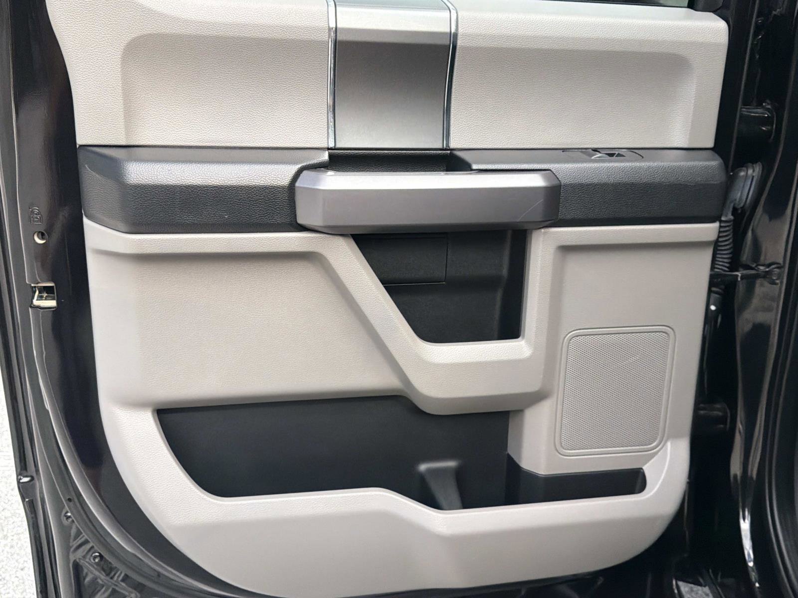 Used 2019 Ford F150 XLT w/ Equipment Group 302A Luxury AWD/4WD image 14