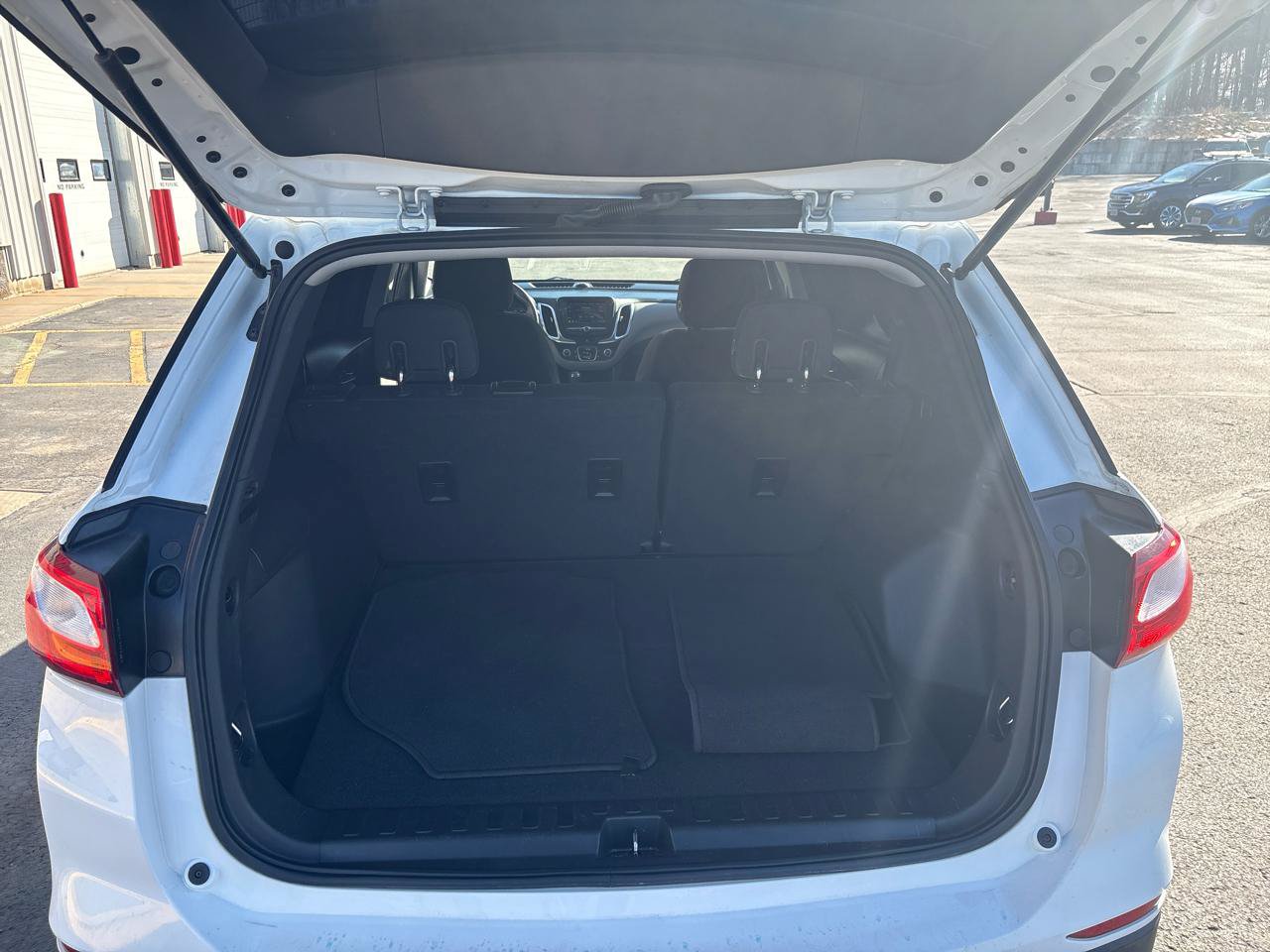 Used 2019 Chevrolet Equinox LS w/ LS Convenience Package FWD image 8