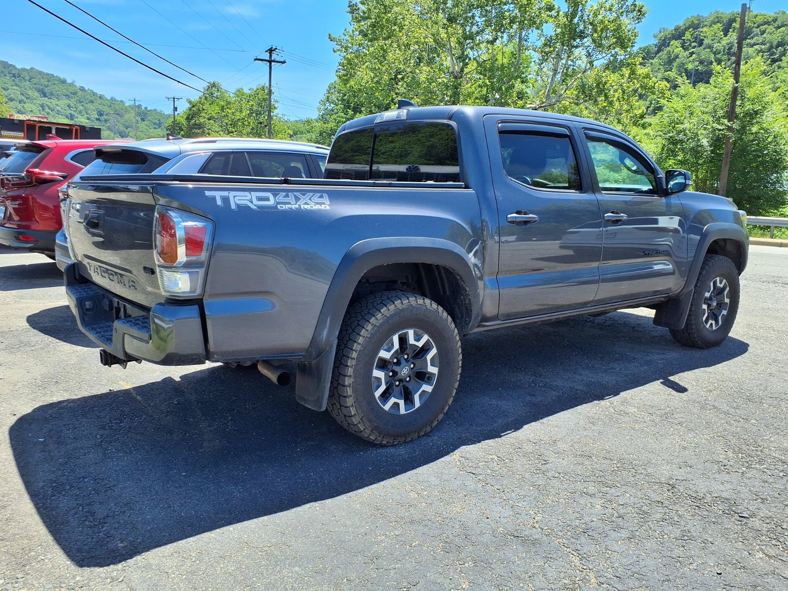 Used 2021 Toyota Tacoma TRD Off-Road w/ Technology Package AWD/4WD image 3