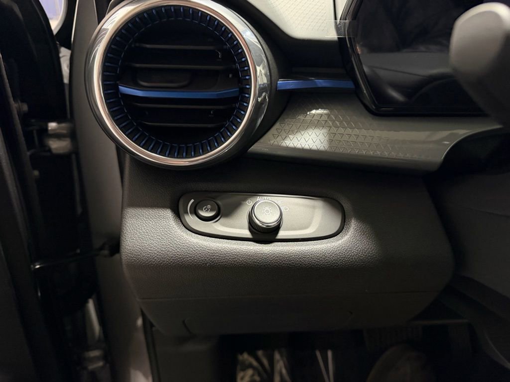 New 2026 Chevrolet Trax LT w/ Driver Confidence Package image 14