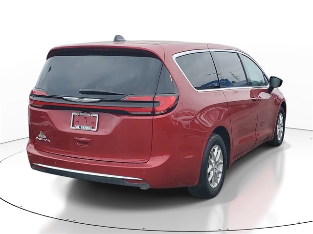 New 2026 Chrysler Pacifica Select image 4