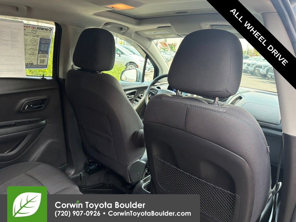 Used 2016 Chevrolet Trax LT w/ LT Sun and Sound Package AWD/4WD image 16