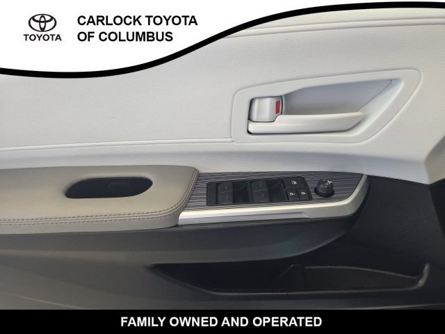 Used 2026 Toyota Sienna LE FWD image 11