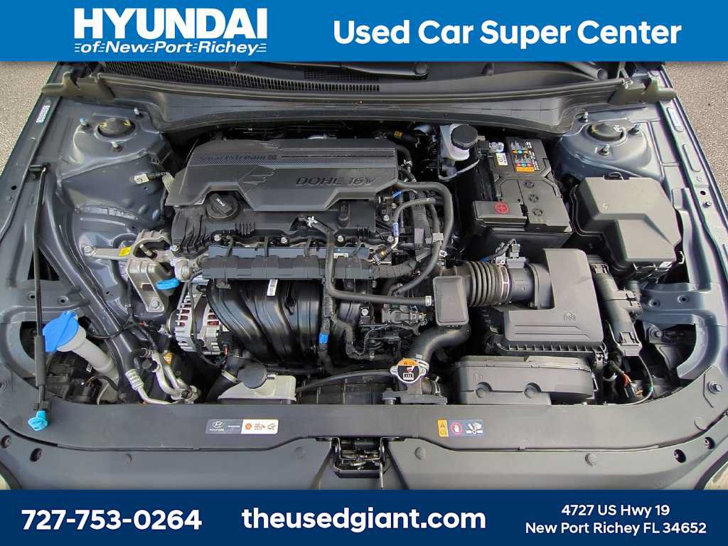 Certified 2025 Hyundai Elantra SE FWD image 12
