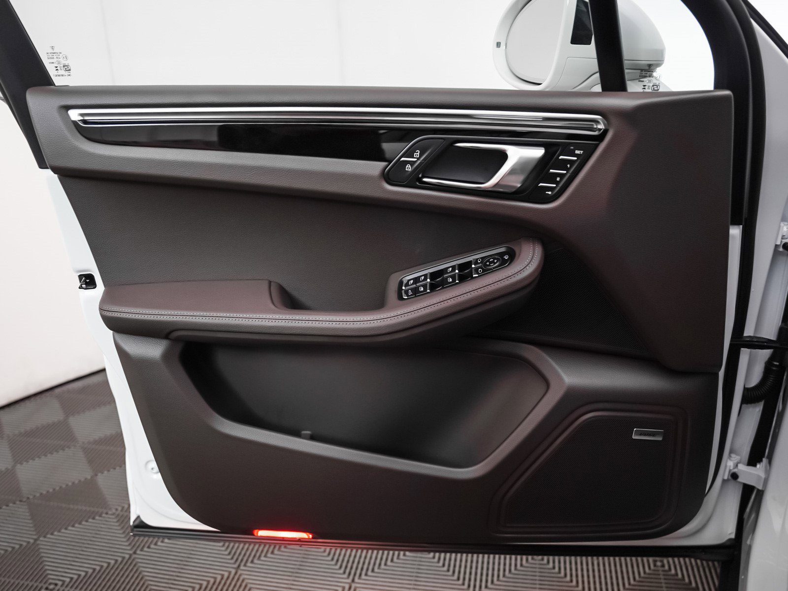 New 2026 Porsche Macan image 25