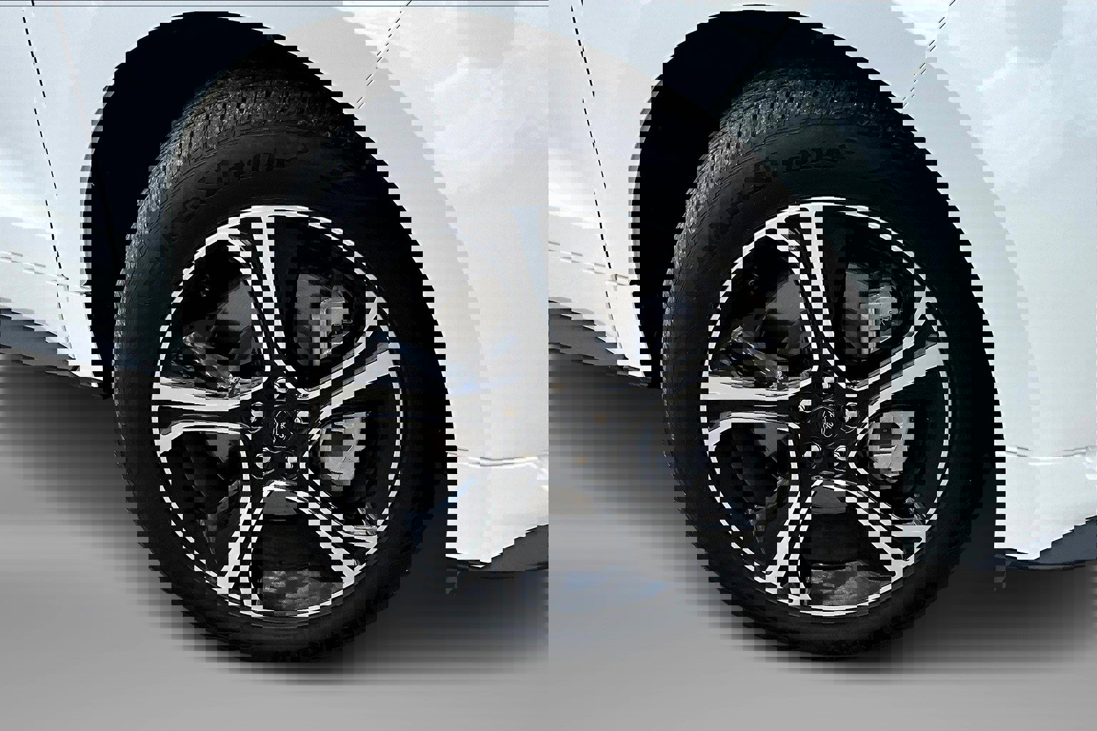 Used 2023 Ford Edge ST AWD/4WD image 9