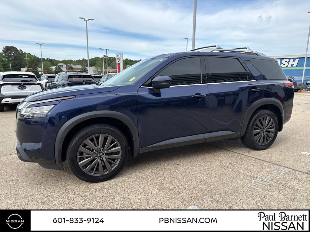 Used 2022 Nissan Pathfinder SL w/ SL Premium Package video 2
