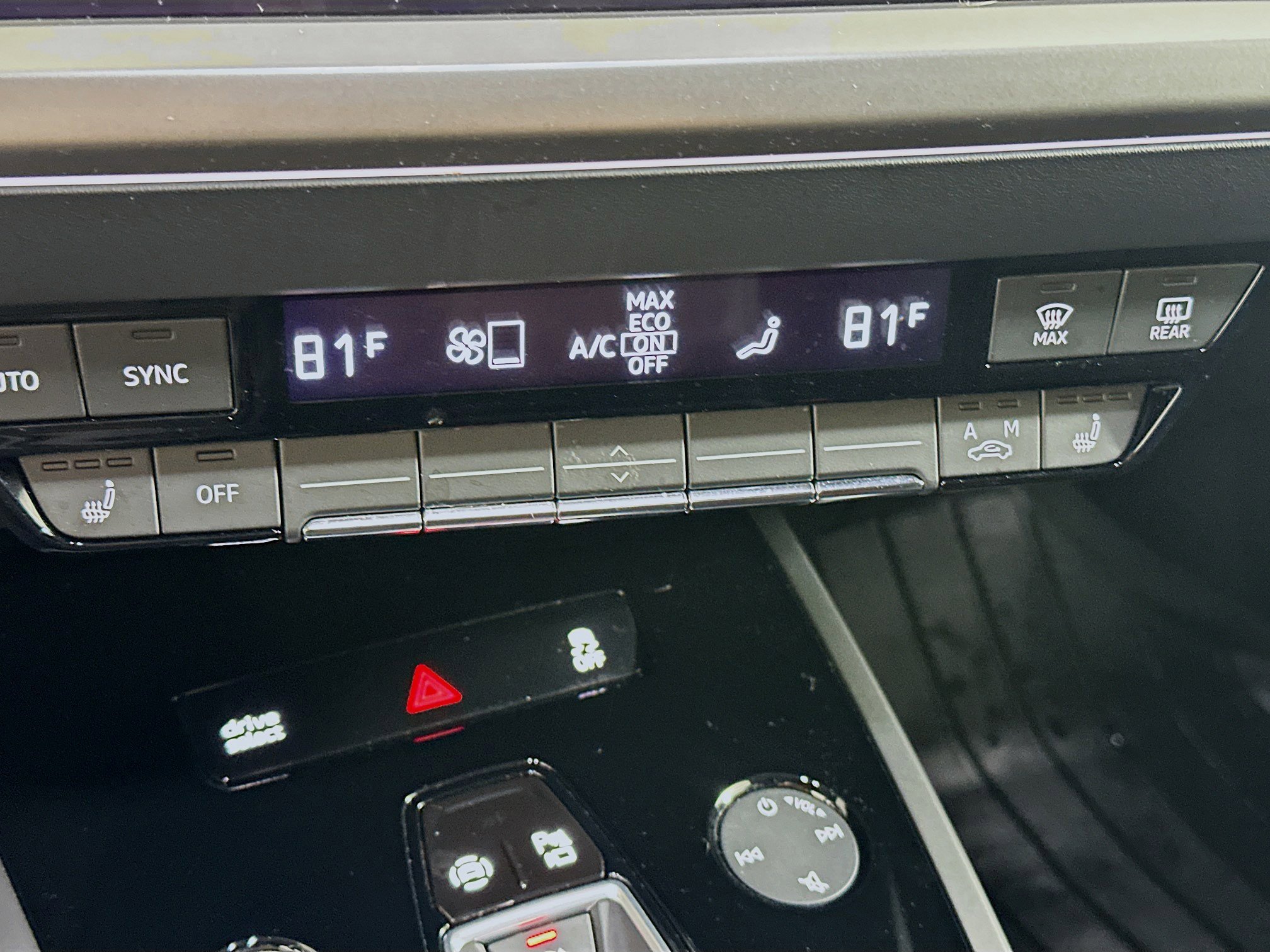 Used 2023 Audi Q4 e-tron Premium w/ Convenience Package image 23