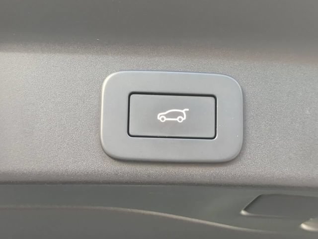 Used 2025 Jaguar F-PACE R-Dynamic S AWD/4WD image 15