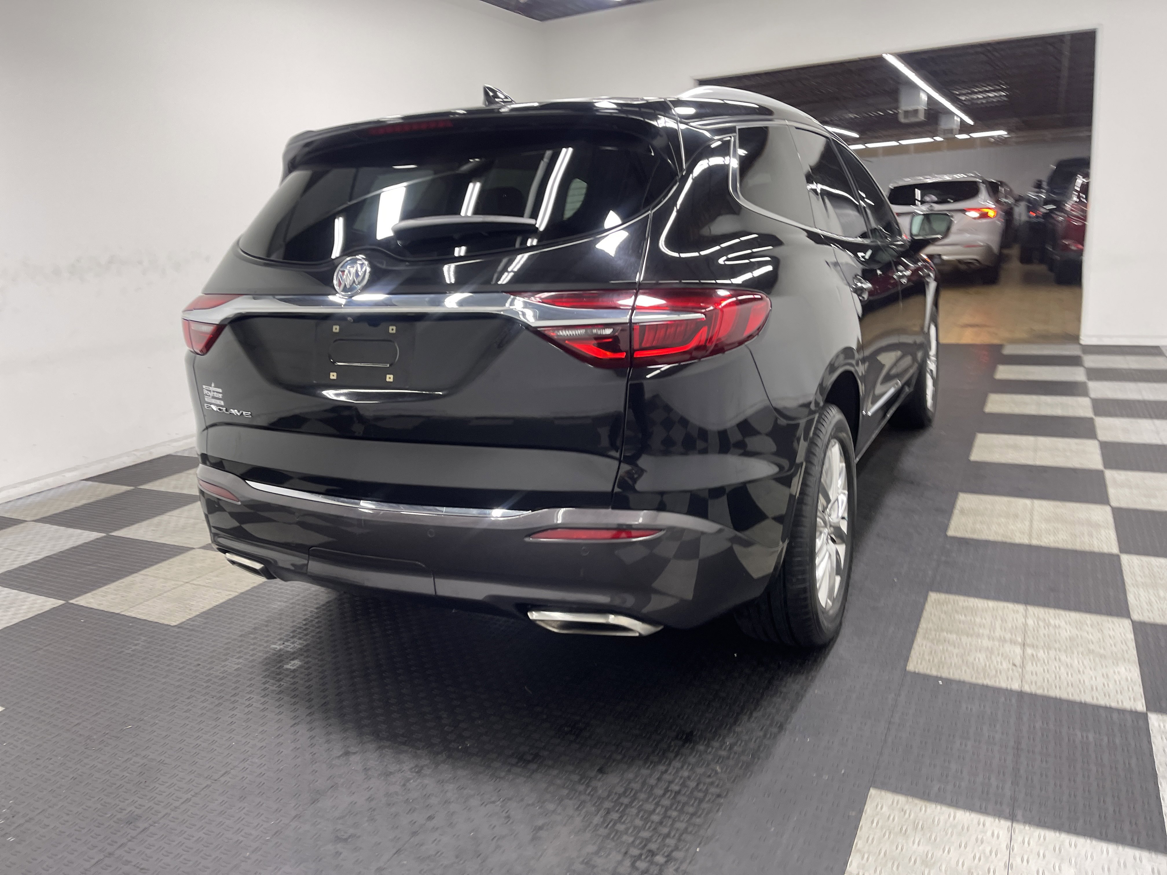 Used 2021 Buick Enclave Premium w/ Sun and Sites Package FWD image 5