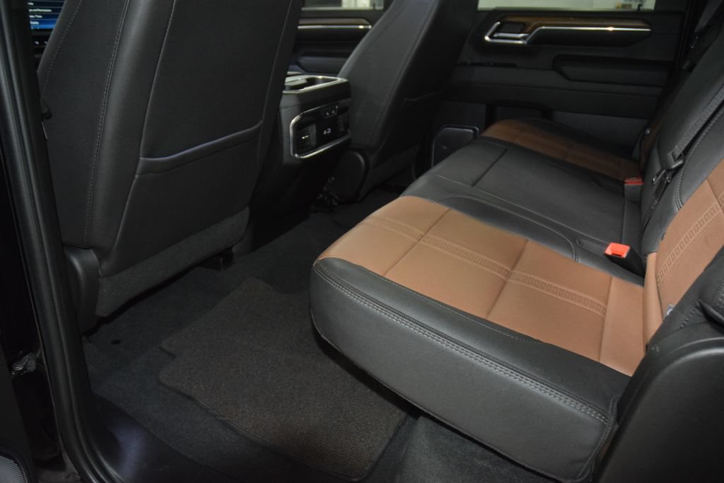 Used 2024 Chevrolet Silverado 3500 High Country w/ High Country Premium Package AWD/4WD image 48