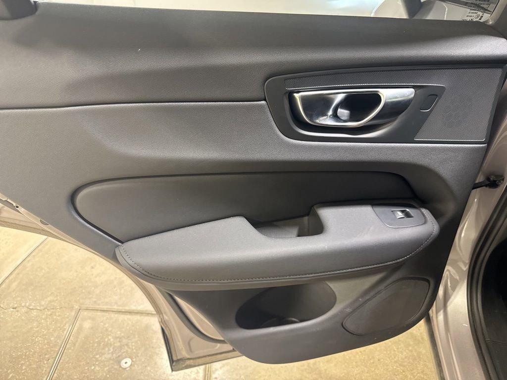 Used 2026 Volvo XC60 B5 Plus w/ Climate Package AWD/4WD image 20