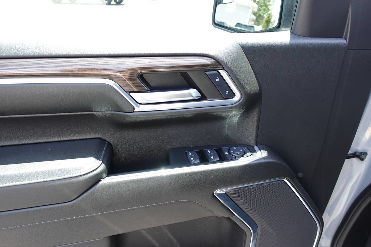 Used 2024 Chevrolet Silverado 1500 LT AWD/4WD image 17