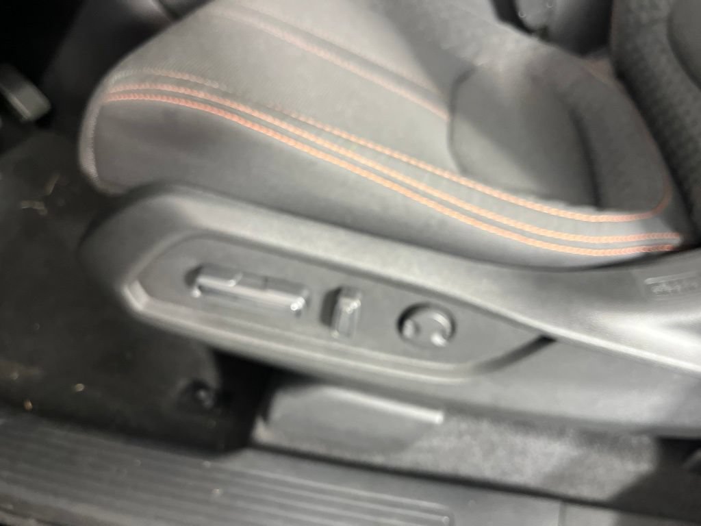 Certified 2025 Honda Pilot Sport image 23