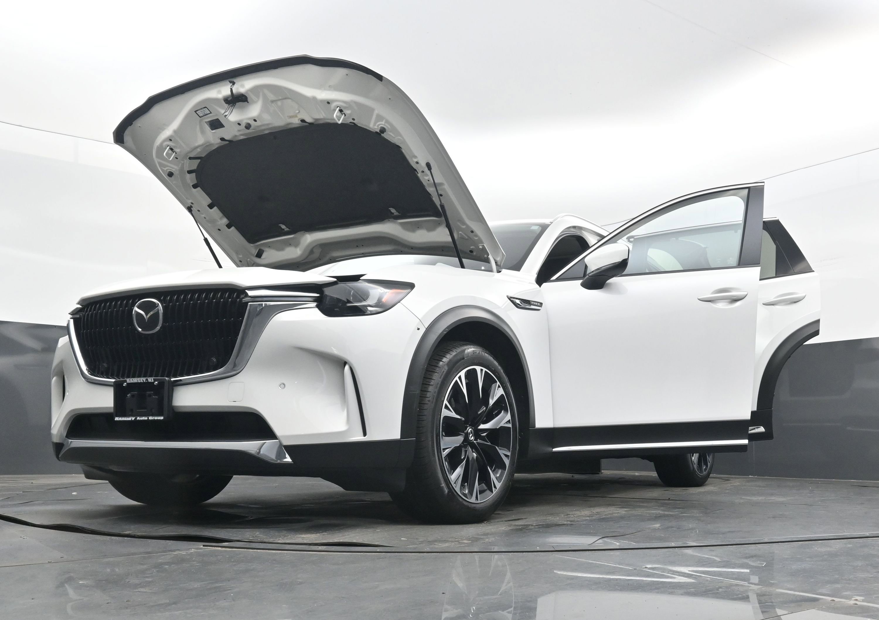 Used 2024 MAZDA CX-90 Plug-In Hybrid w/ Premium Pkg image 38