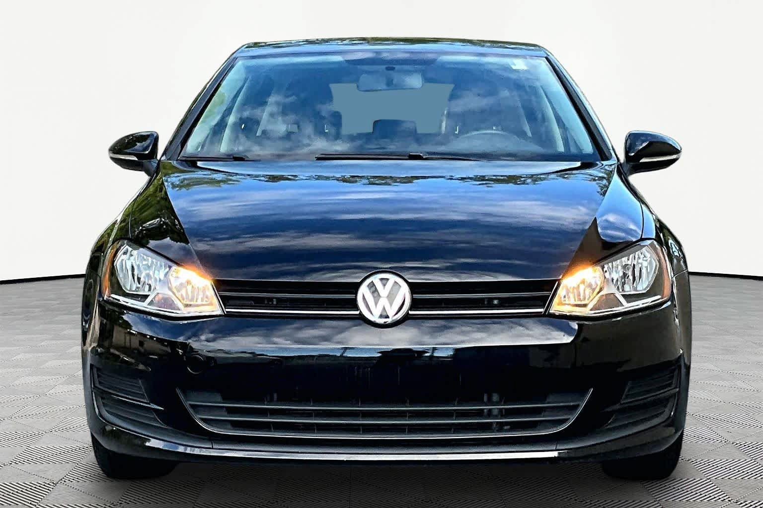 Used 2017 Volkswagen Golf S FWD image 4