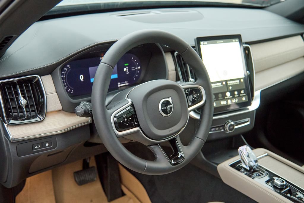 New 2026 Volvo XC90 T8 Plus w/ Protection Package image 13