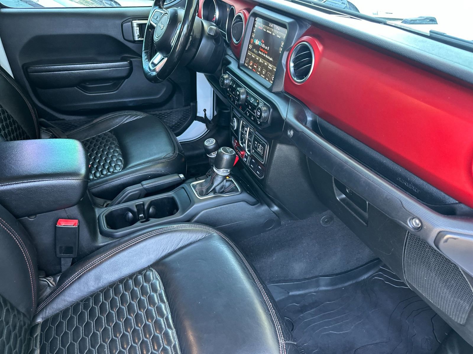 Used 2020 Jeep Gladiator Rubicon AWD/4WD image 16
