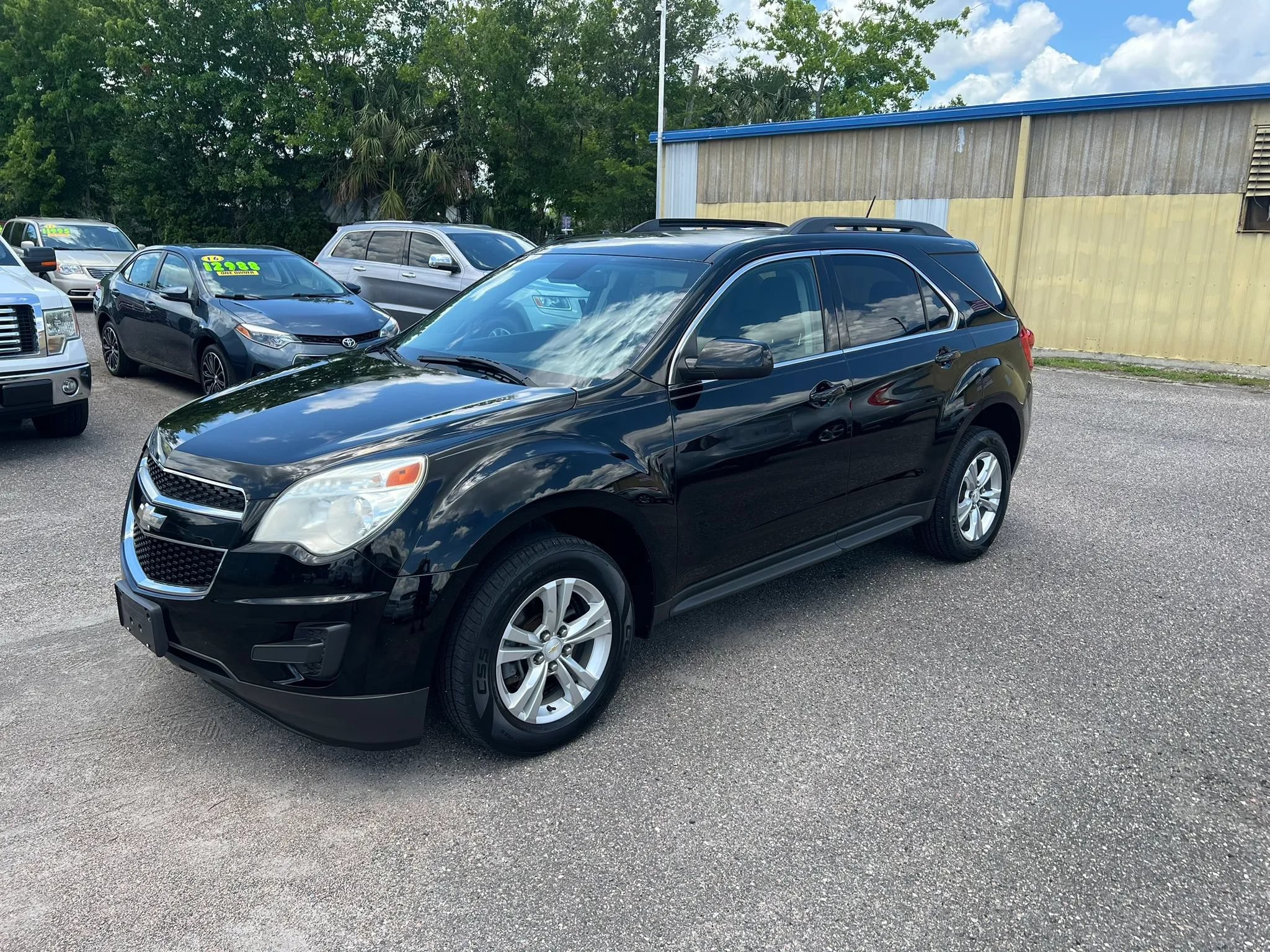 Used 2015 Chevrolet Equinox LT FWD image 2