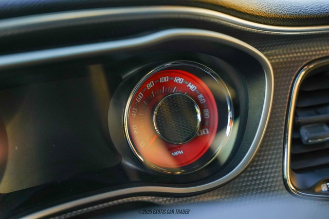 Used 2017 Dodge Challenger SRT Hellcat image 39