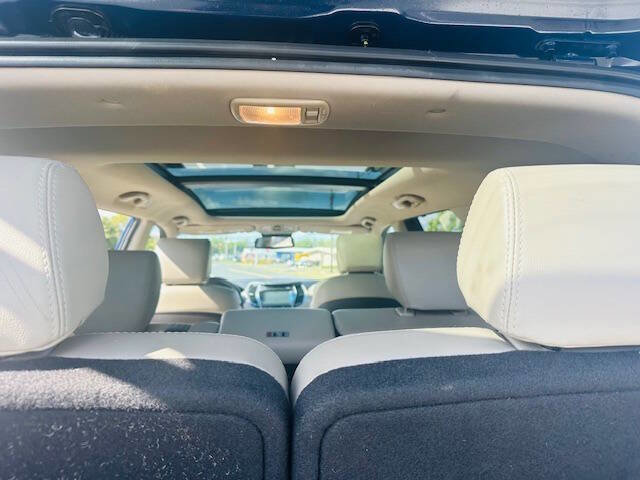 Used 2017 Hyundai Santa Fe FWD image 15