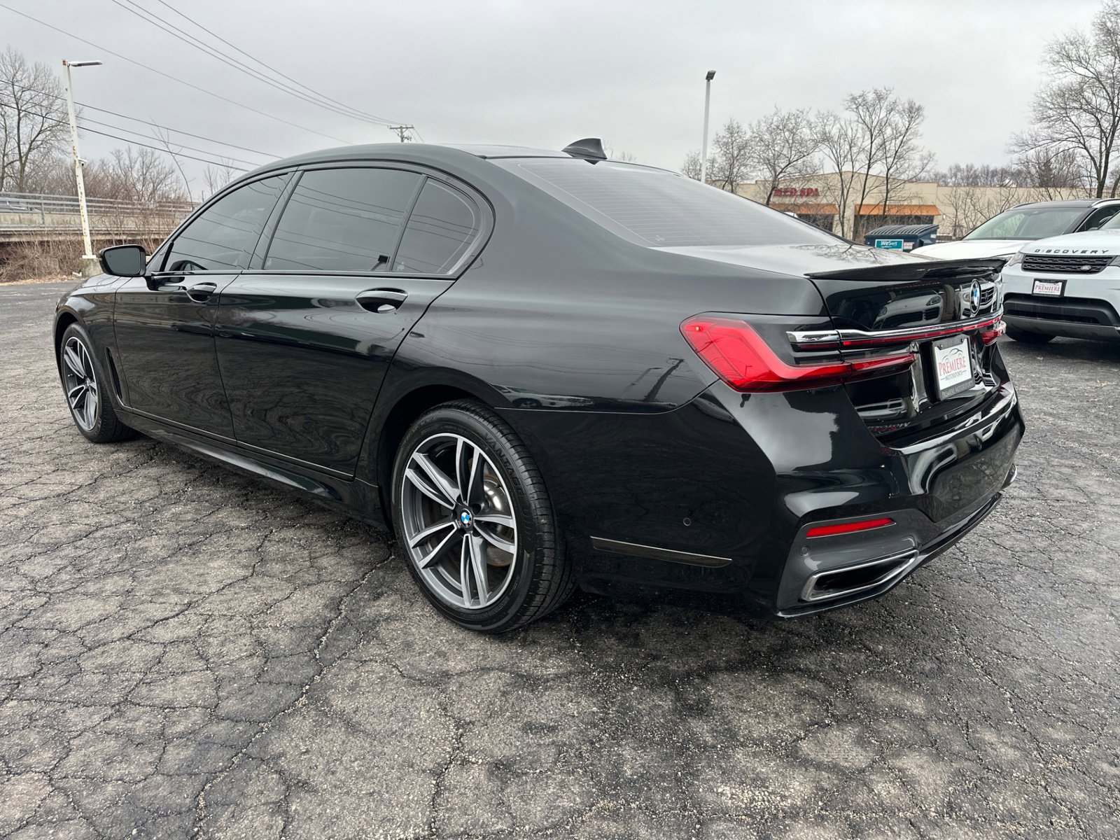 Used 2020 BMW 740i w/ M Sport Package image 3